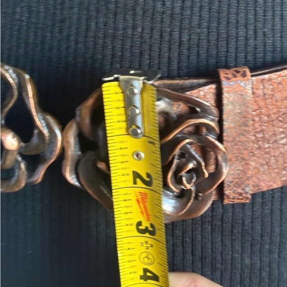 BCBG Italian Leather Rose Buckle Belt, Wide Copper Flower Waist Cinch, statement - Picture 9 of 10